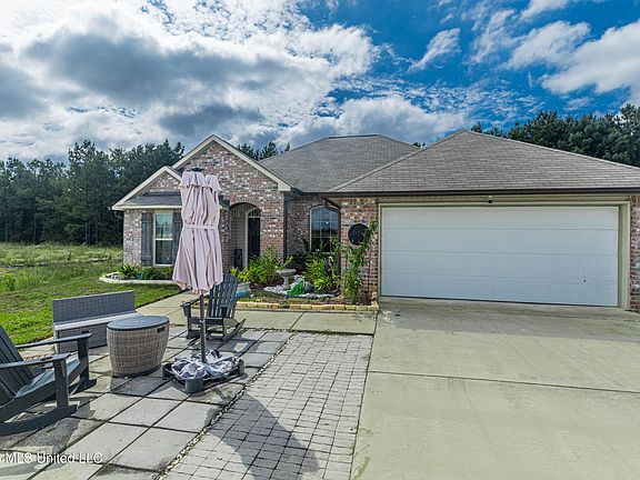 3rd image of 640 Statesman Dr
