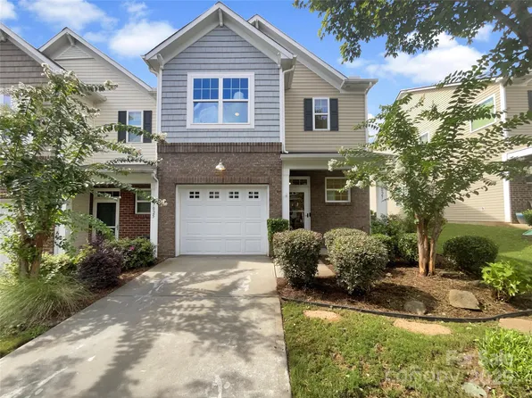 7027 Woodsbay Ln, Rock Hill, SC 29732