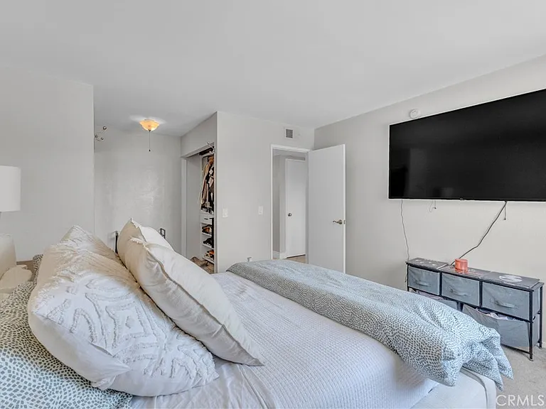 18408 Hatteras St #44 — Photo 20