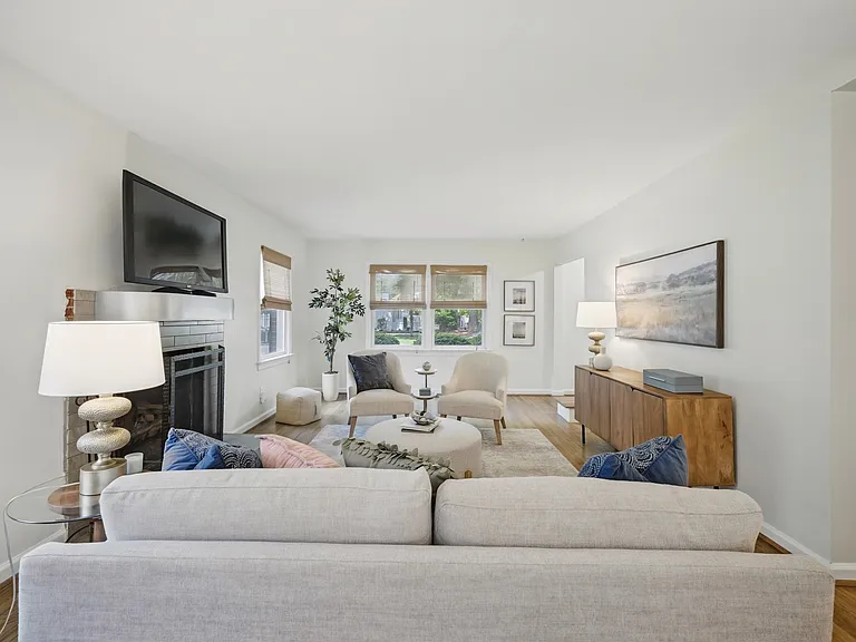 724 Yorkshire Dr — Photo 35