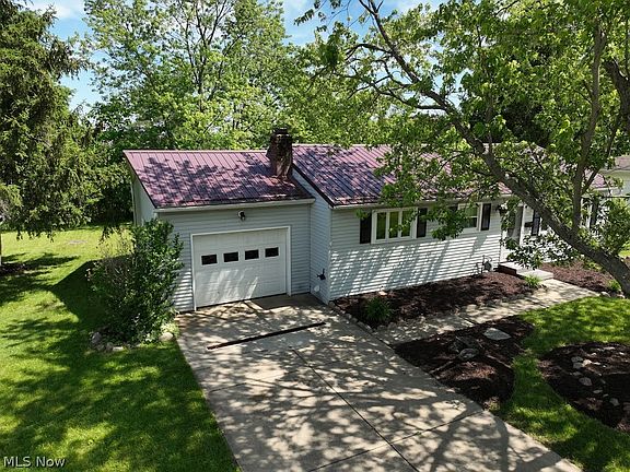 2nd image of 225 Highland Dr