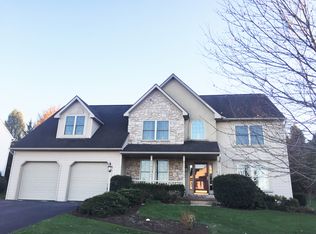 30 Diane Ave, Lititz, PA 17543