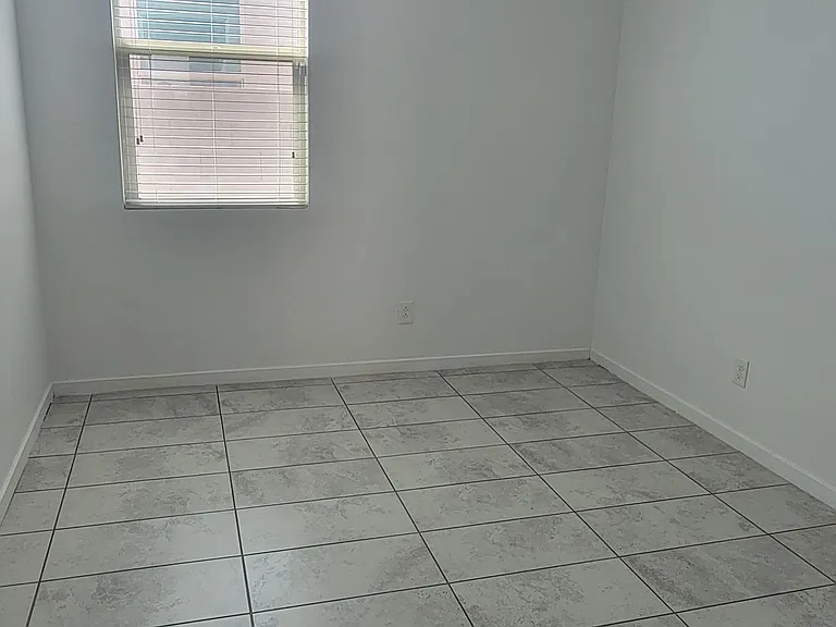 9817 W Southgate Ave — Photo 30