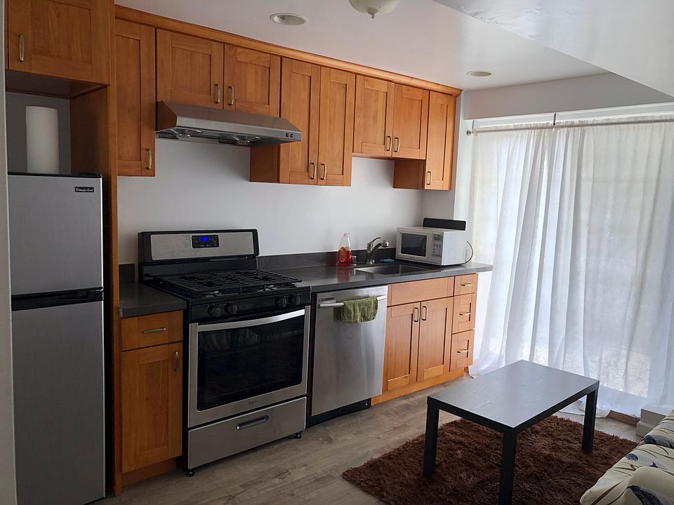 1st image of 2720 41st Ave #B