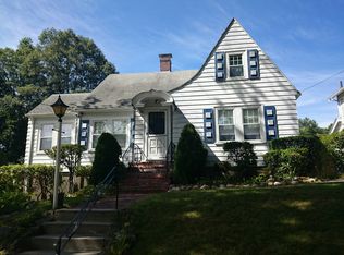 208 Russett Rd, Brookline, MA 02467