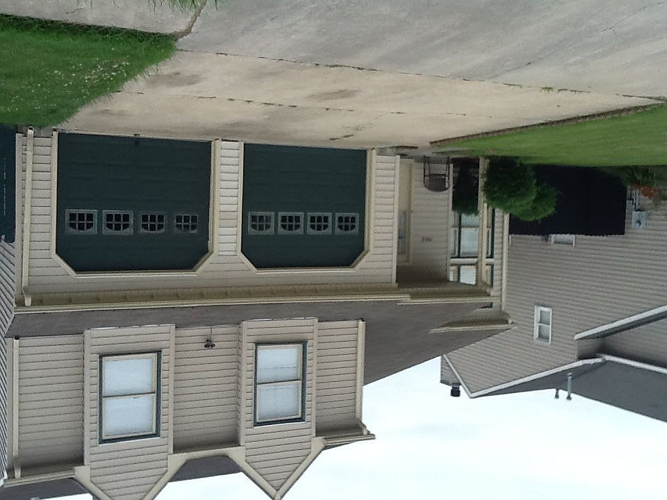 1st image of 1988 Monument Dr