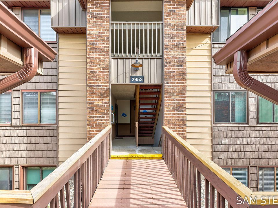 1st image of 2953 Byron Center Ave SW APT F