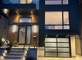 39 Derwyn Rd, Toronto, ON M4J4N1