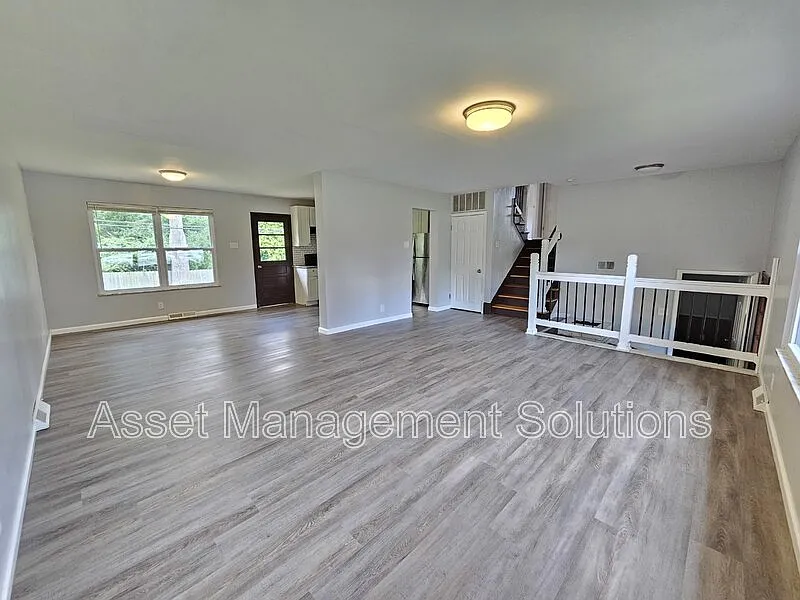 4110 Northern Aire Dr — Photo 3