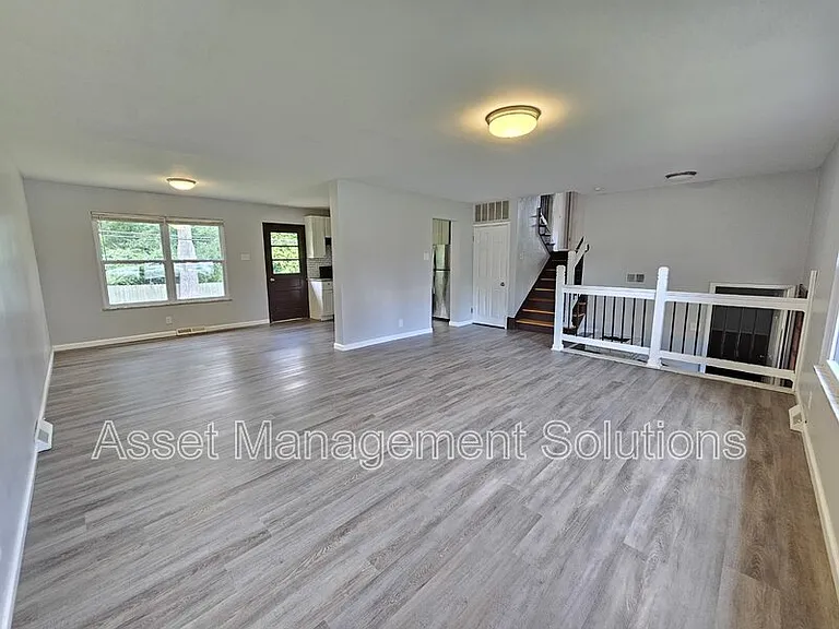 4110 Northern Aire Dr — Photo 3