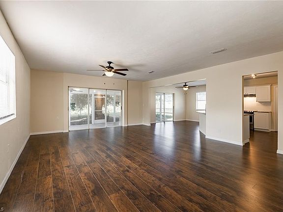 3rd image of 2730 Lakeview Dr