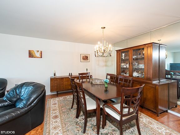 3rd image of 8001 W Courte Dr APT 506