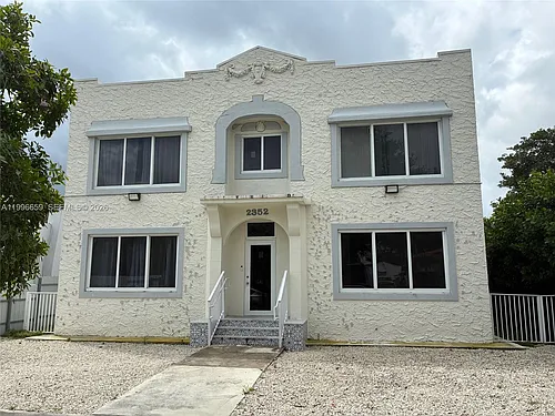 2352 SW 5th St #2 Photo 1