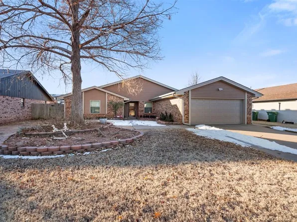 236 E Platt Dr, Yukon, OK 73099