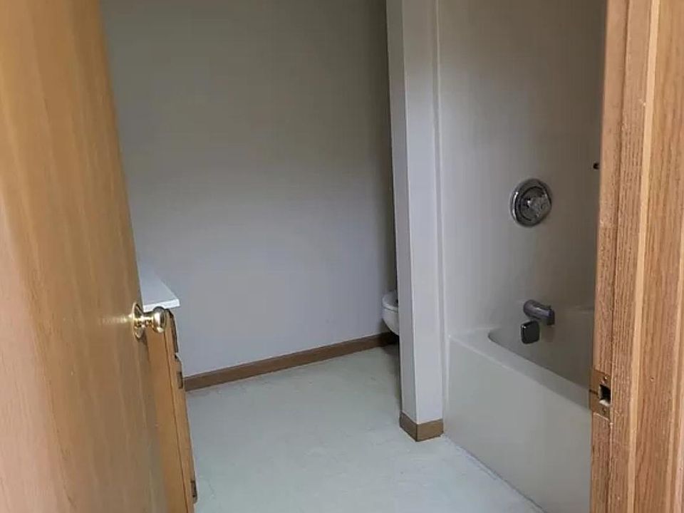 2nd image of 187 Westhaven Dr