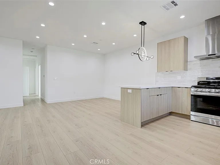 2242 N Keystone St — Photo 6