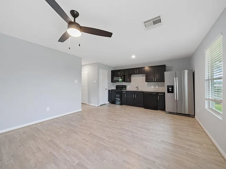 17038 Marie Village Dr — Photo 10