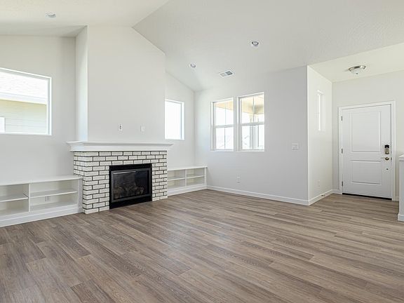 2nd image of 2575 N Rydal Ln