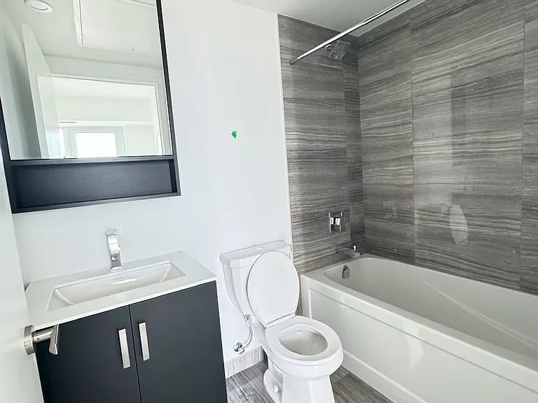 88 Queen St E #5312 — Photo 3