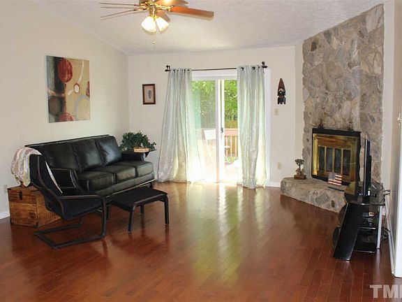 3rd image of 3617 Vandam Dr
