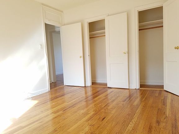 4th image of 4322 47th St APT D54