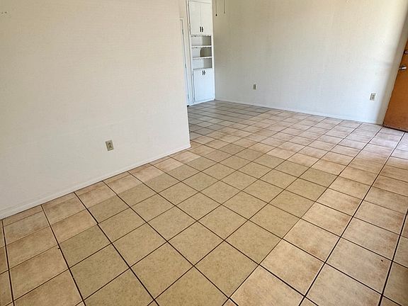 5th image of 5250 E Bellevue St APT B