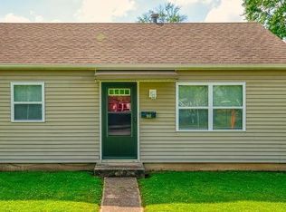 932 N Michigan Ave, Marshall, IL 62441