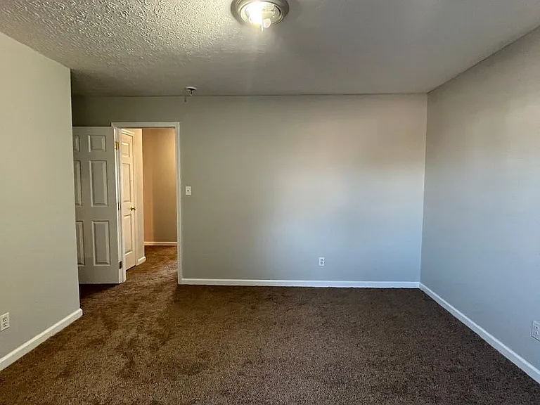 105 Hillridge Ct — Photo 10
