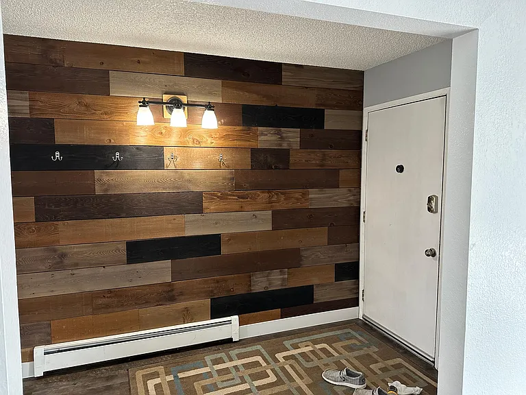 1001 W 77th Ave — Photo 2