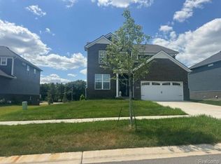 2882 Trillium Hills Dr, Commerce Township, MI 48382