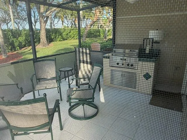 9391 Bridgeport Dr — Photo 39