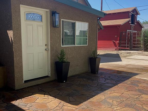 2nd image of 703 S Mariposa St
