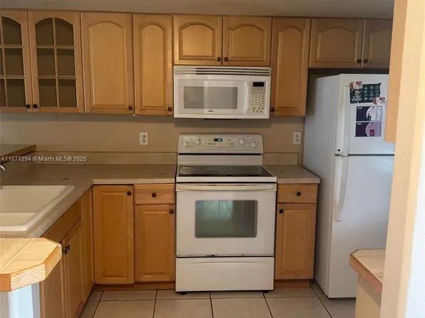 5040 Terrace Palms Cir Unit 202, Tampa, FL 33617