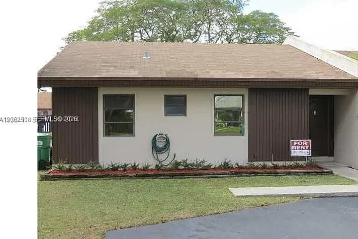 5112 SW 138th Avenue Cir — Photo 1