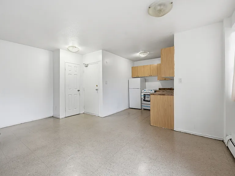 20 Erie Ave — Photo 7