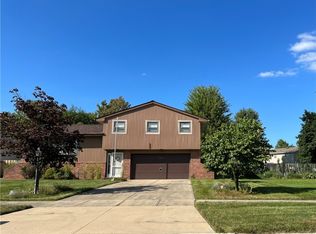 5221 Manchester Cir, North Ridgeville, OH 44039