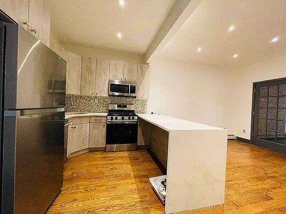 2nd image of 383 Essex St Floor 1