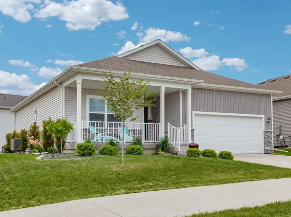 9904 NW 82nd Ave, Johnston, IA 50131