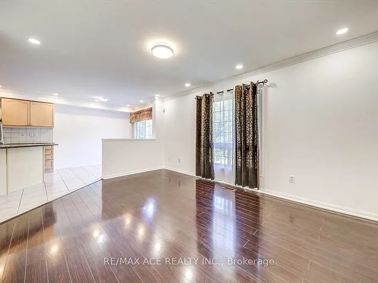 35 Pitchpine Dr — Photo 12