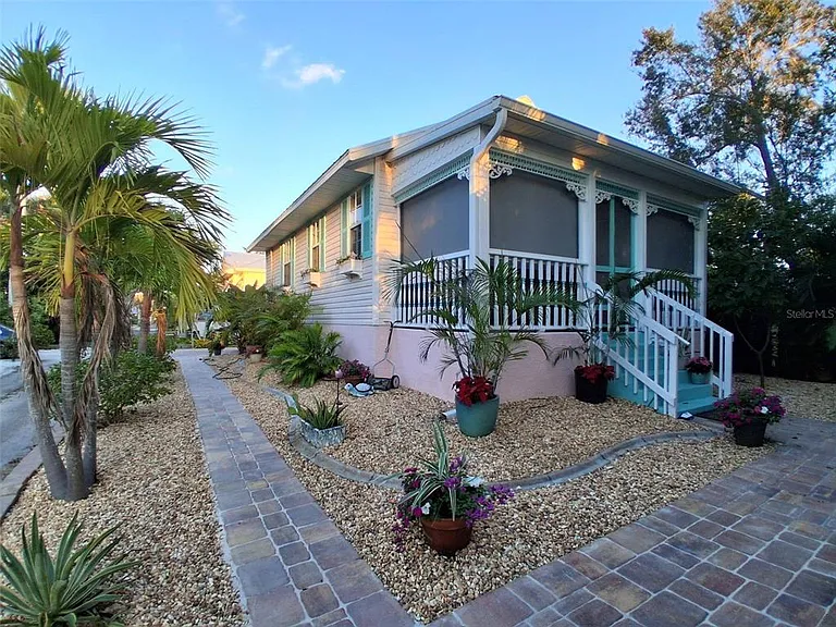 216 Berry St — Photo 13