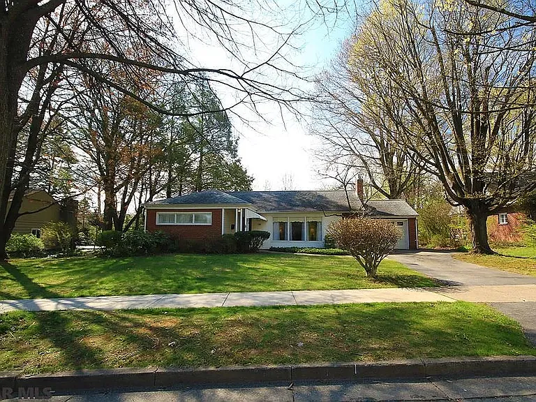 322 Nimitz Ave — Photo 1