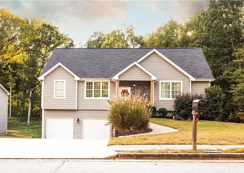 1st image of 355 Conner Ct