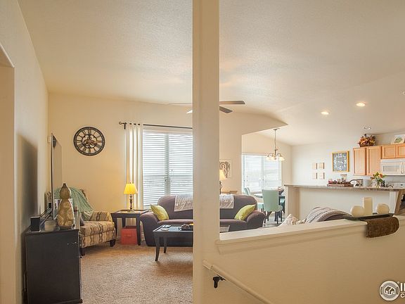 4th image of 2840 Avocado Ave