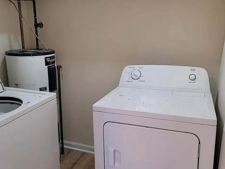 5068 Potomac Dr — Photo 9