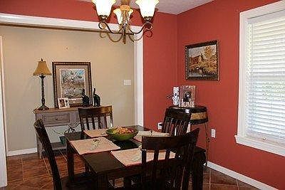 Breakfast/Dining Room