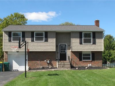 6555 Royal Pkwy N, Lockport, NY, 14094