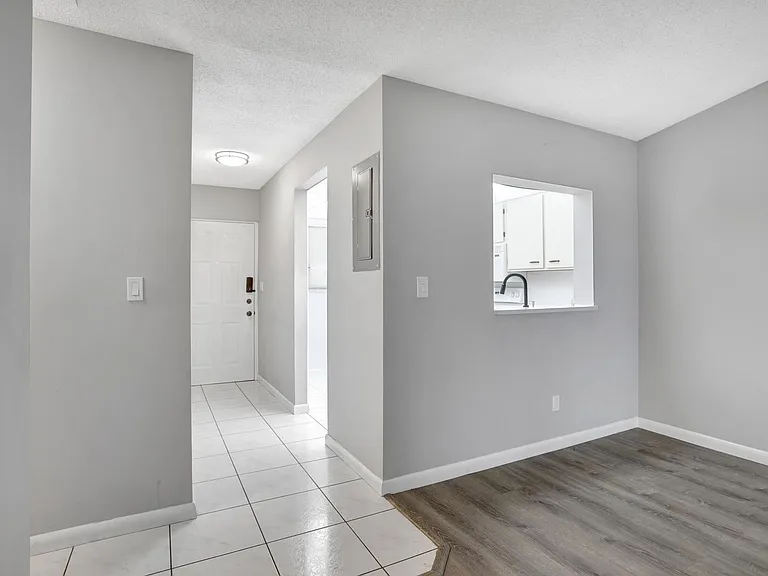 9413 Boca Cove Cir — Photo 6