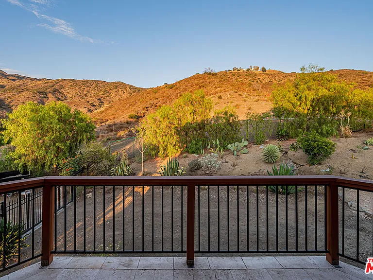 34136 Mulholland Hwy — Photo 24