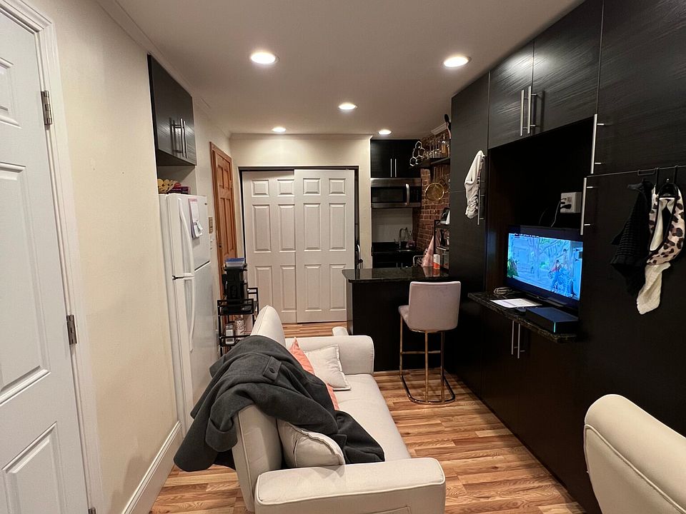 1st image of 1685 Beacon St #4