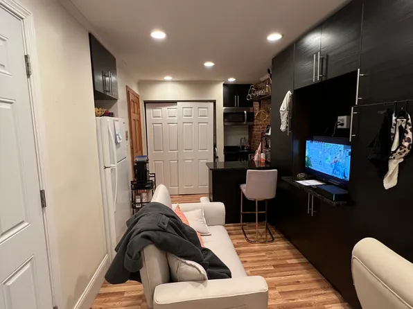 1685 Beacon St #4, Brookline, MA 02445